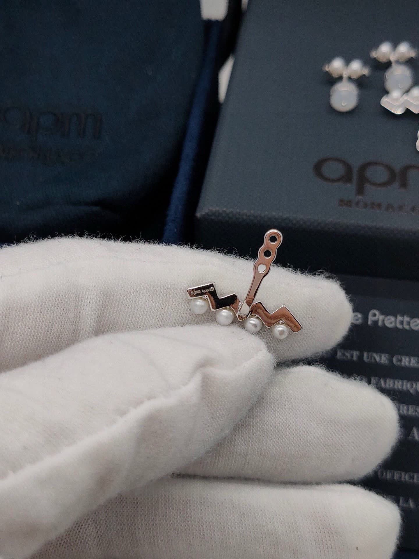 APM Monaco Elegant Silver and Pearl Stud Earrings